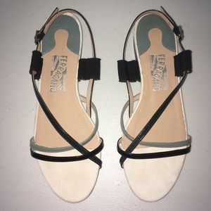 Ferragamo patent strappy sandal w/grosgrain detail